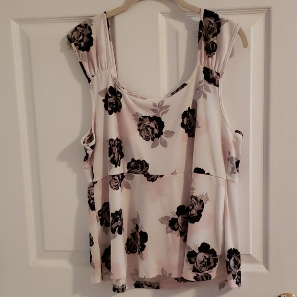 💟 Tank,flowing - Picture 4 of 5